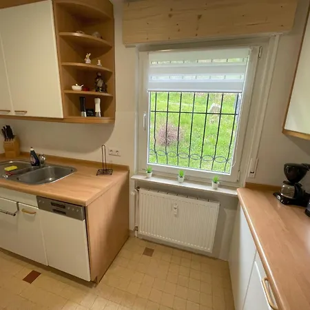 Traumferienwohnung - Mit Schoenem Wintergarten Apartmán *
